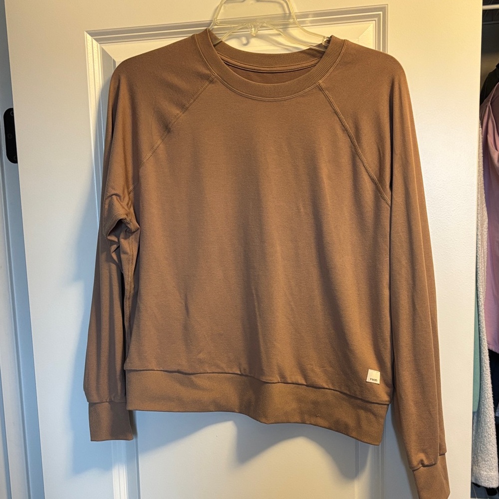 Vuori Long Sleeve Halo Crew - Picture 2 of 2